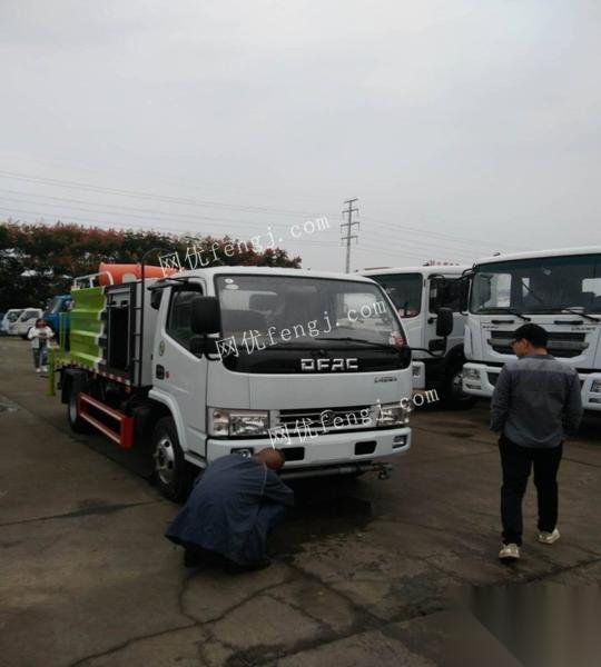 星空综合_方城县柳河镇边庄小学开展“拥抱春天、播种绿色”植树节主题活动(图4) 星空·综合体育